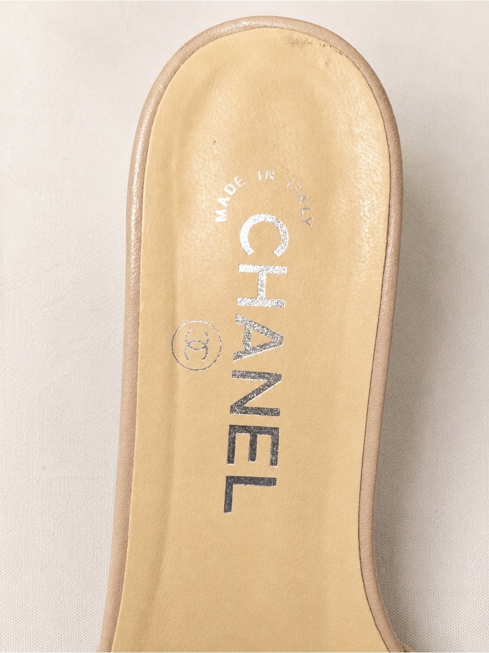 CHANEL Pearl-Strap Beige and Black Slide Mules - Picture 2 of 4